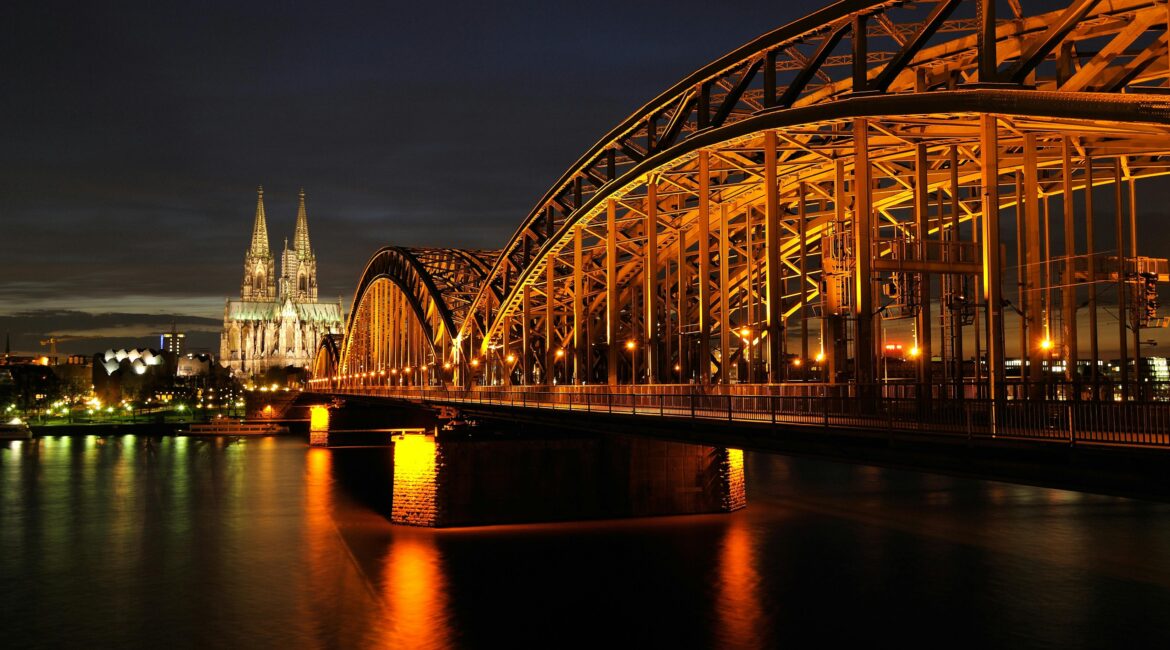 Photo by Pixabay: https://www.pexels.com/photo/architectural-photo-of-bridge-during-nighttime-161849/